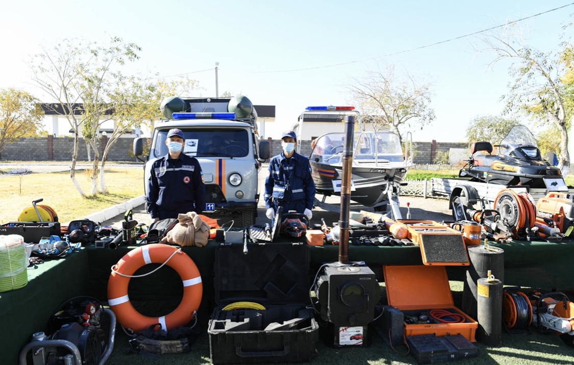 گۇلشارا ابدىقالىقوۆا قۇتقارۋشىلار مەن سالا ارداگەرلەرىن كاسىبي مەرەكەمەن قۇتتىقتادى