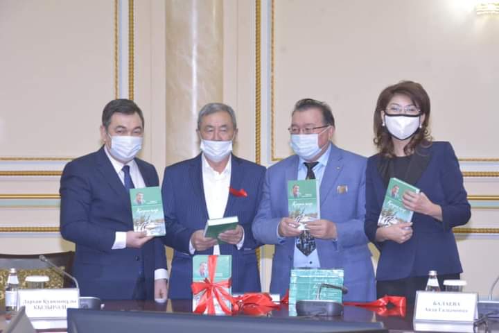 ايدا بالاەۆا "قىزىل قار" رومانىنىڭ تۇساۋكەسەرىنە قاتىستى