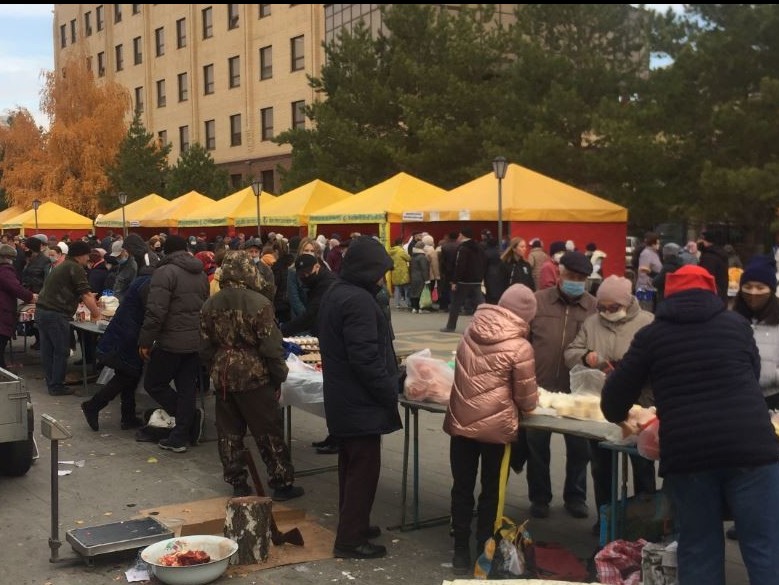 قوستانايدا اۋىلشارۋاشىلىق ونىمدەرىنىڭ جارمەڭكەسى ءوتتى