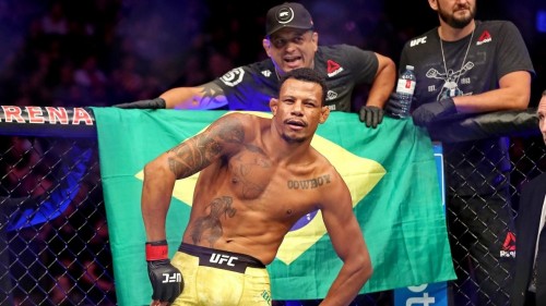 راحمونوۆتىڭ UFC 254-تەگى قارسىلاسىنىڭ سالماعى شەكتى مەجەدەن اسىپ كەتتى