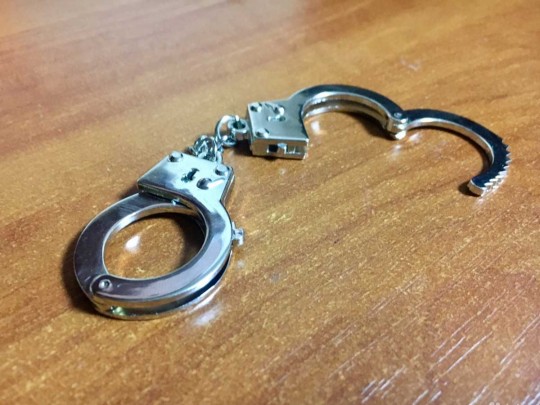 دۇكەنگە تۇسكەن بالالار ۇستالدى