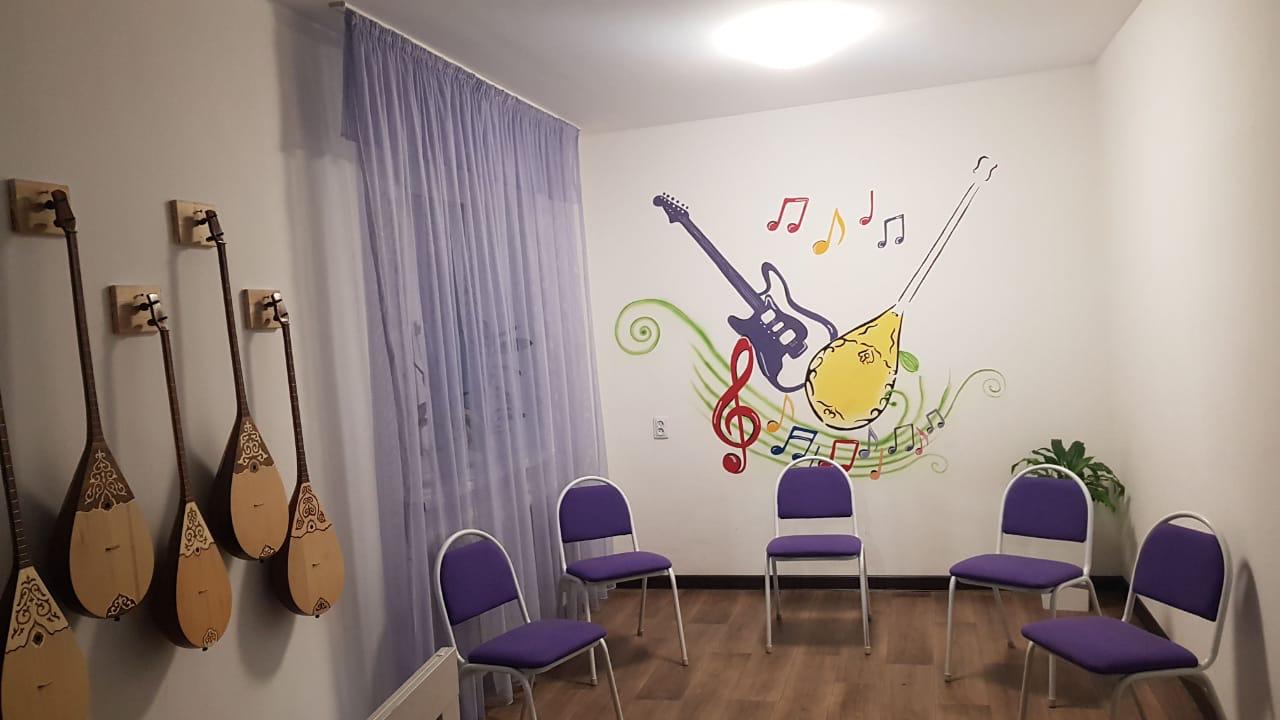 الماتىداعى ونەر ورتالىقتارىندا مۇقتاج وتباسىلاردىڭ بالالارى تەگىن وقيدى