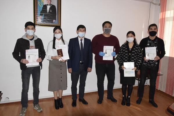 جەتىسۋلىق ستۋدەنتتەر پولشا ۋنيۆەرسيتەتىنىڭ ديپلومىن الدى