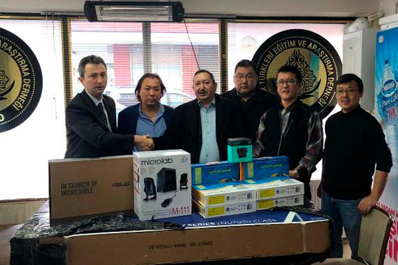 ىستانبۇلدا ەكى بىردەي ونلاين قازاق سىنىبى اشىلدى