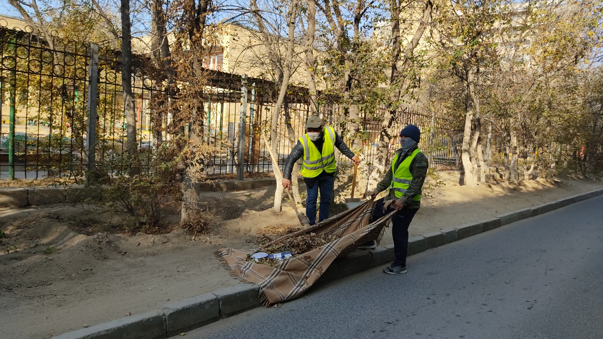قوعامدىق جۇمىسپەن تاربيەلەۋدەن قاشاتىندار دا بار