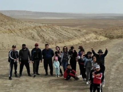 قاجد قىزمەتكەرلەرى تۋريستىك ساپارعا شىقتى