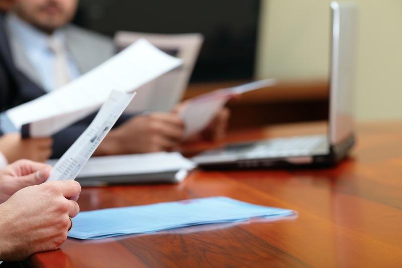 قاشىقتان قىزمەت كورسەتەدى