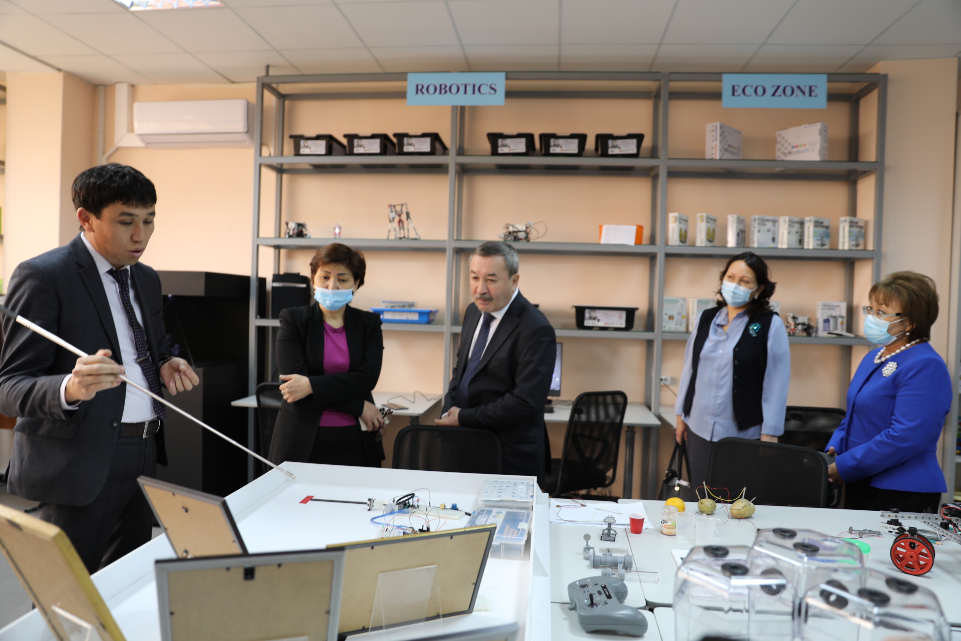 "ۇستازدار ۇيىندە" كەزدەسۋ ءوتتى