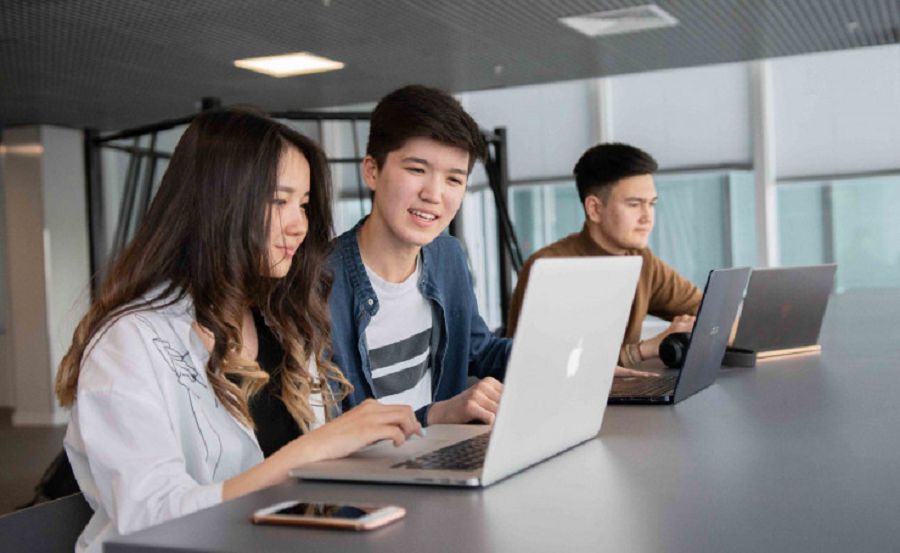 كومپانيالار مەن ستۋدەنتتەر اراسىنداعى ارىپتەستىك