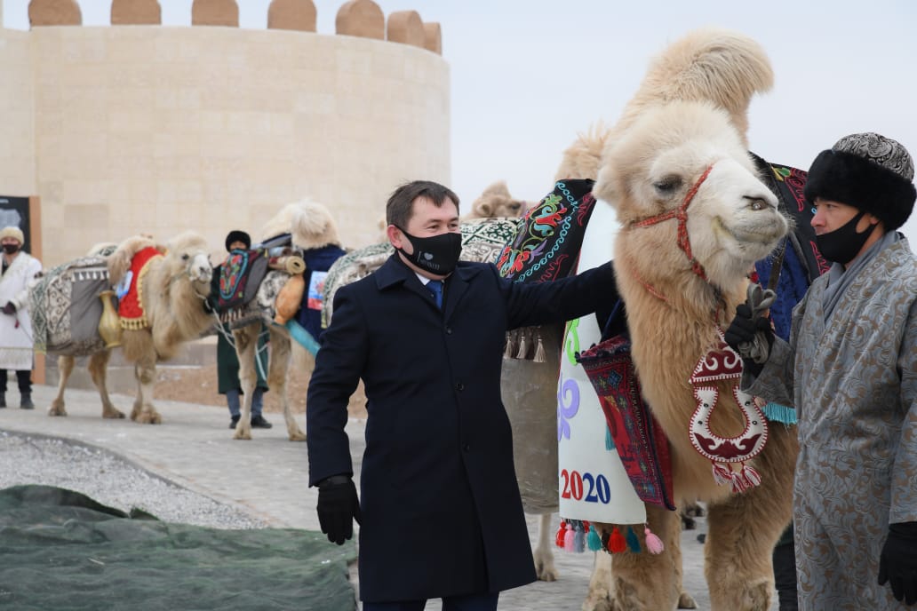 "شىمكەنت - تمد ەلدەرىنىڭ مادەني استاناسى 2020" جىلىنىڭ سالتاناتتى جابىلۋ ءراسىمى ءوتتى
