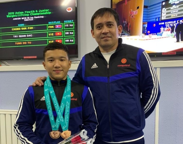 اۋىر اتلەتيكا ەل چەمپيوناتى ءوتىپ جاتىر