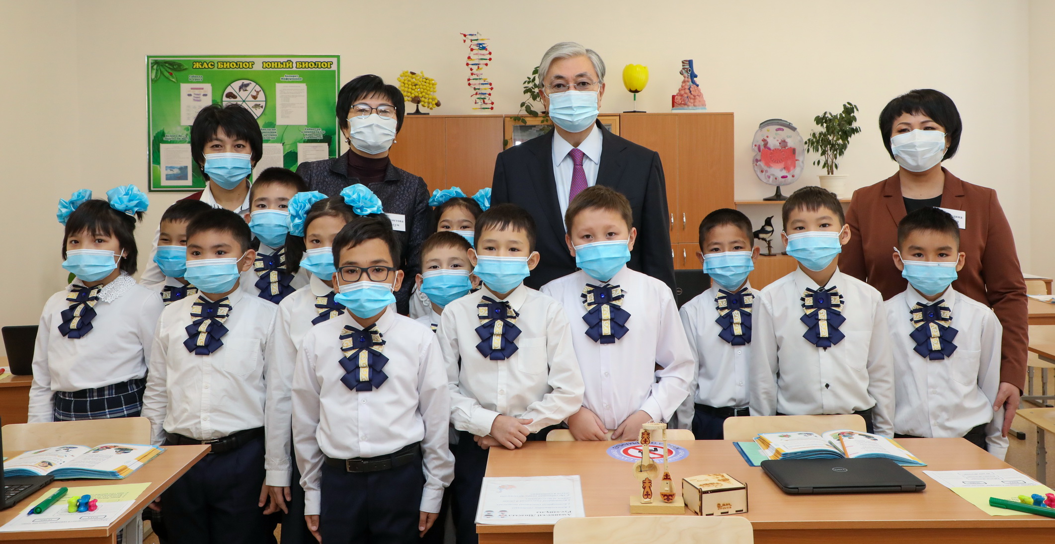 پرەزيدەنت جاڭا مەكتەپكە اباي ەسىمىن بەرۋ يدەياسىن قولدادى