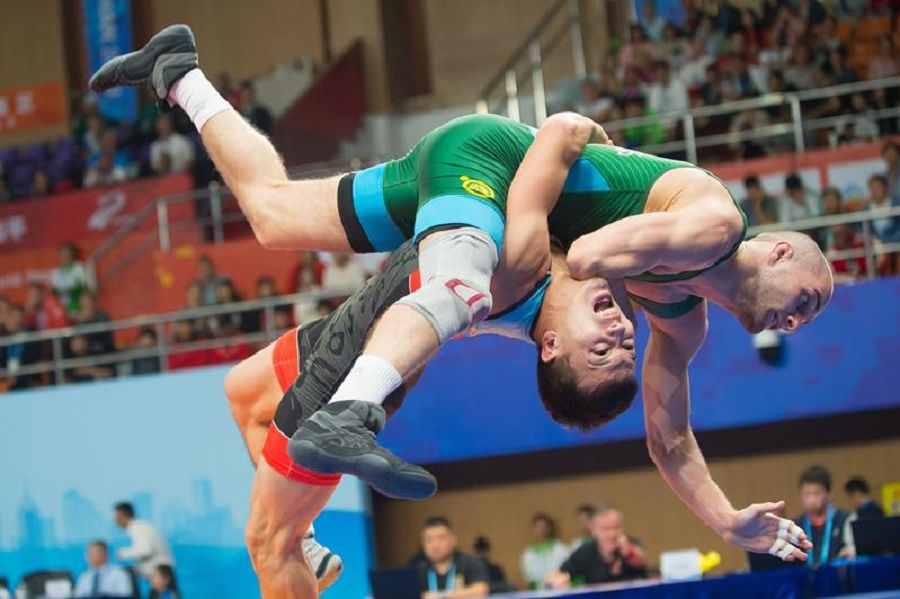 ساڭلاقتاردىڭ باسىن قوسقان سايىس