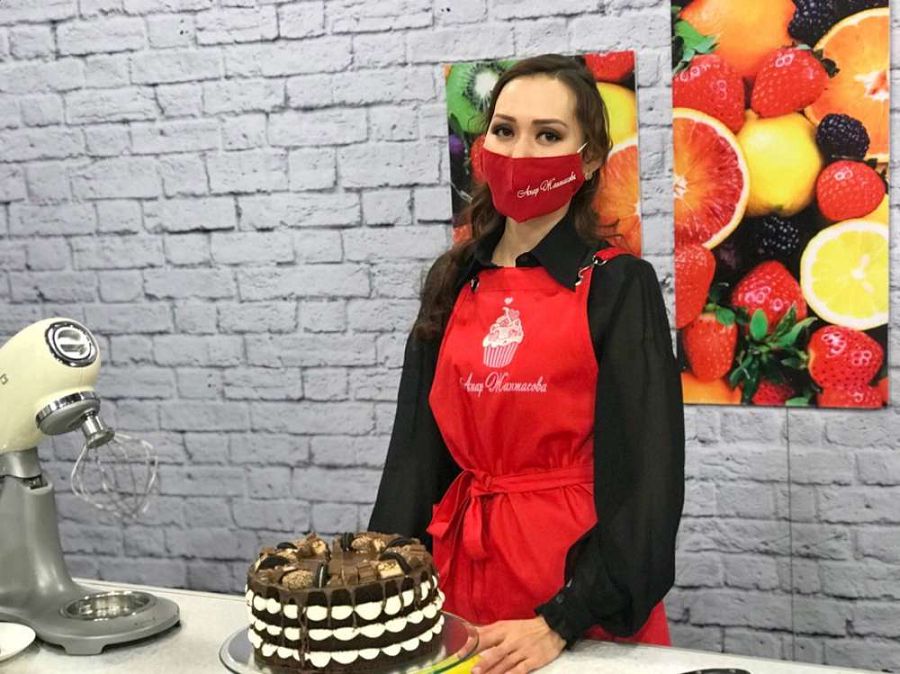 العىسقا بولەنگەن انارگۇل