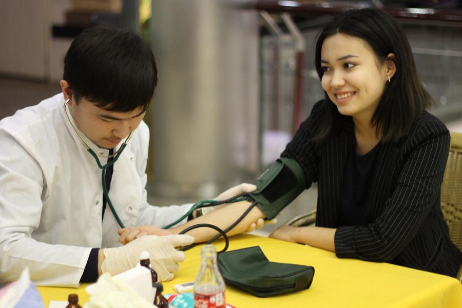 اينالاسىنا جاناشىر جاستار