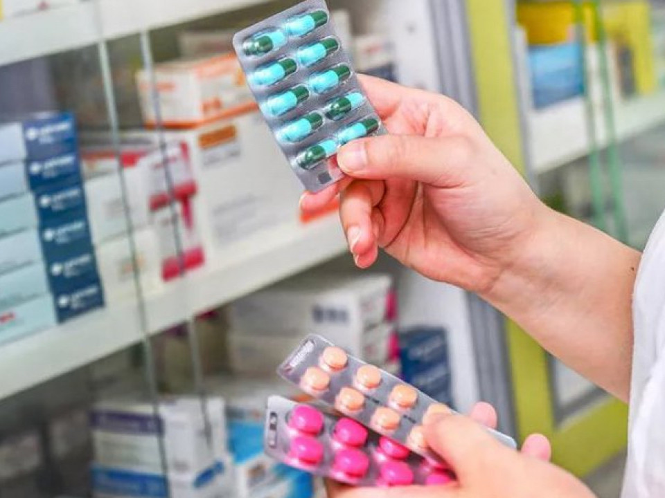 قازاقستاندا ءبىر جىلدا ءدارى باعاسى قانشالىقتى قىمباتتادى