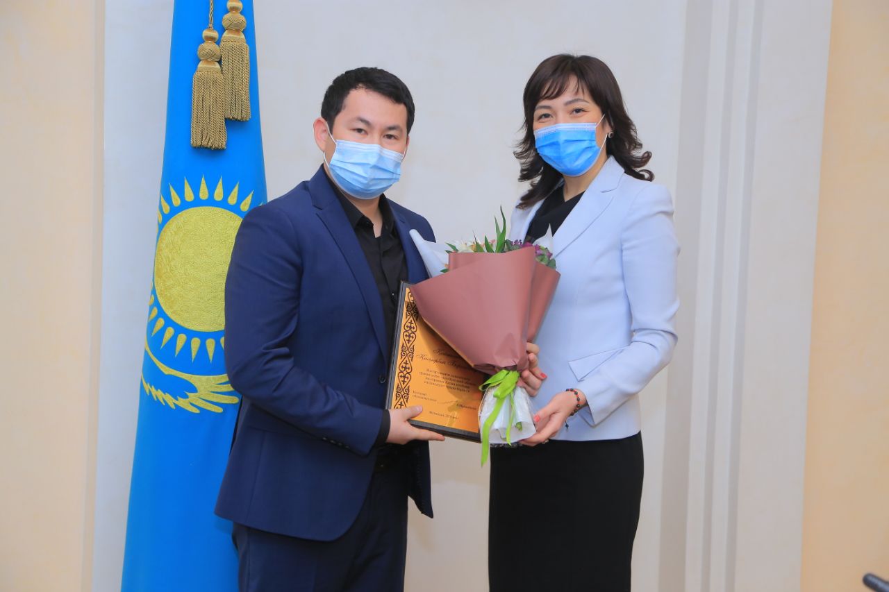 «قوستاناي وبلىسى جاستارىنىڭ التىن كىتابىنا» 11 جاڭا ەسىم جازىلدى