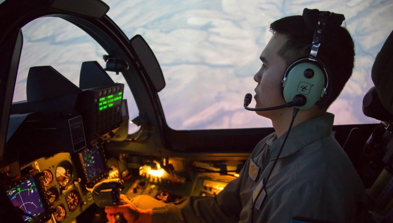 جاۋىنگەرلىك دايارلىق: ترەناجەرلاردان اسكەري تەحنيكاعا