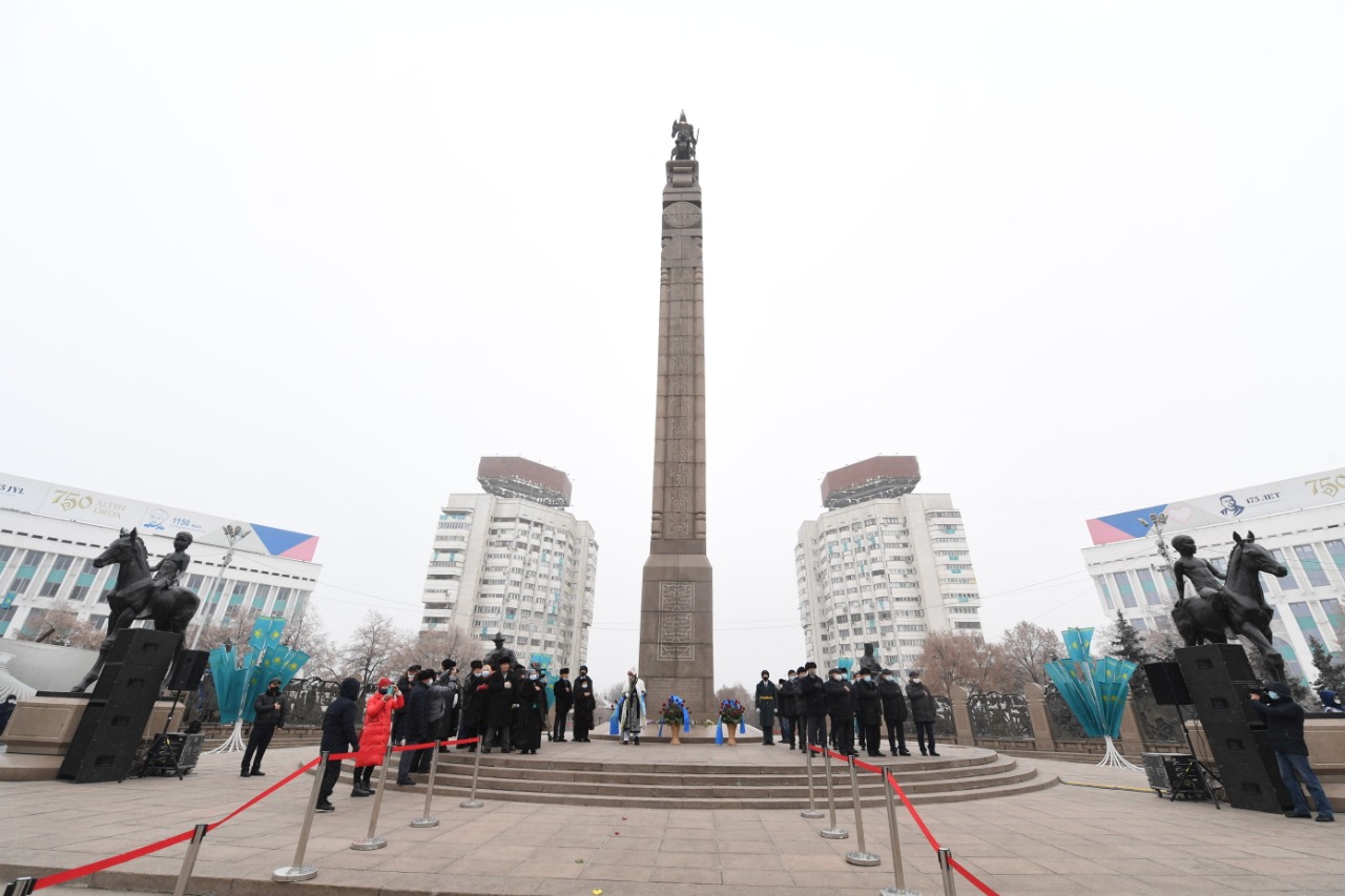 جەلتوقسانشىلار الماتىلىقتاردى تاۋەلسىزدىك كۇنىمەن قۇتتىقتادى