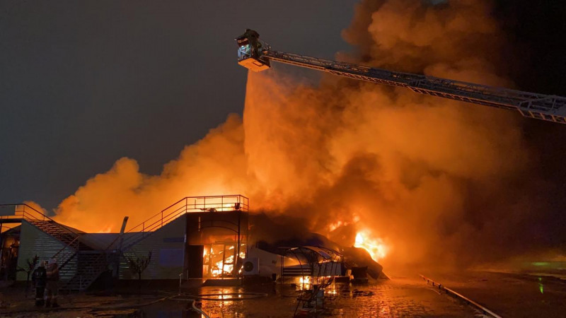 اتىراۋداعى «دينا» بازارى ورتەندى