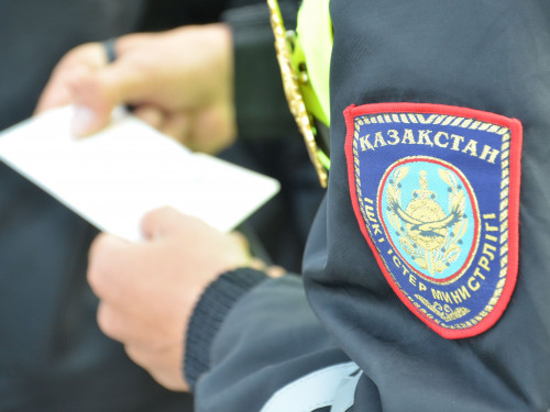 تۇركىستان وبلىسىندا كومەك سۇراپ كەلگەن ادام تۇرعىننىڭ قۇجاتىن ۇرلاپ كەتكەن