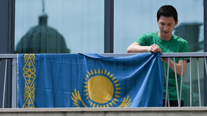 كوك بايراق قۇرمەتتەلگەن كۇن