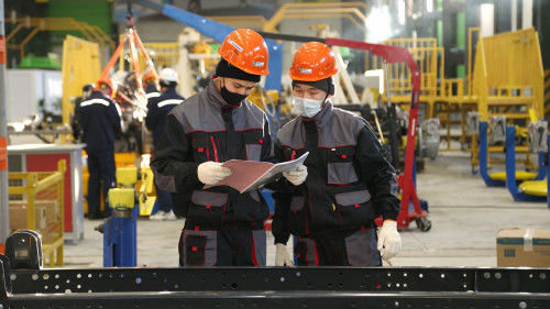 مامين ساران قالاسىندا «Yutong» اۆتوبۋستارىن شىعارۋدى باستاپ بەردى