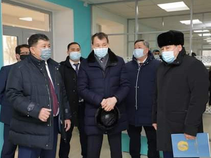 اتىراۋ قالالىق اكىمدىگى «اشىق اكىمدىك» فورماتىنا كوشتى