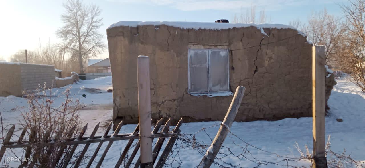 كۇمىس القالى انا  اپاتتىق ۇيدە تۇرادى