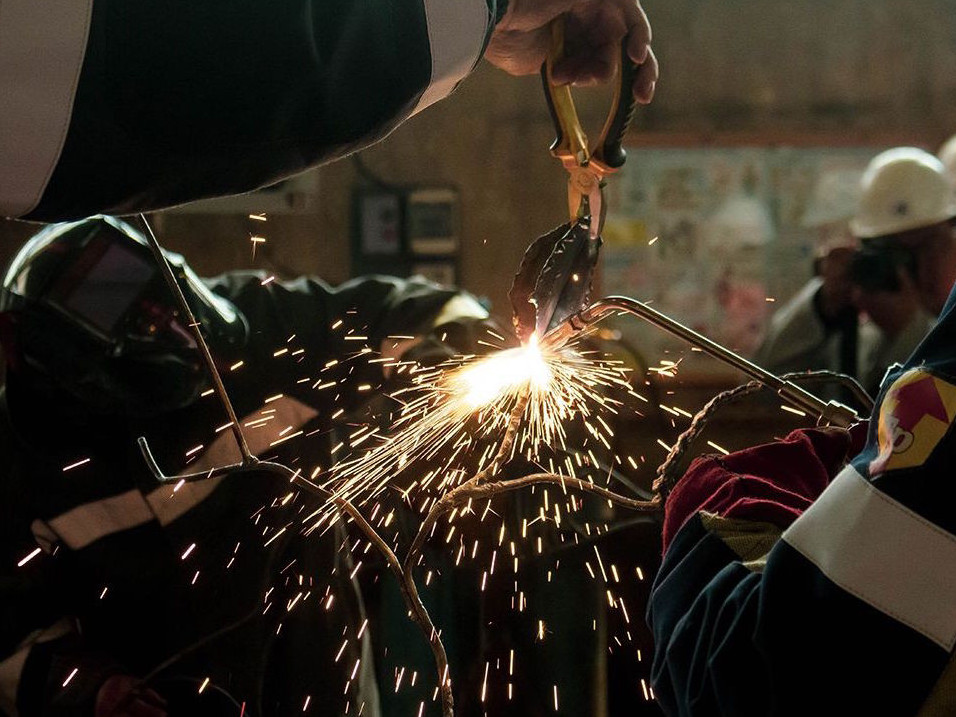 پاۆلوداردا سەرۆيستىك كاسىپورىن كران قۇراستىرىپ شىقتى