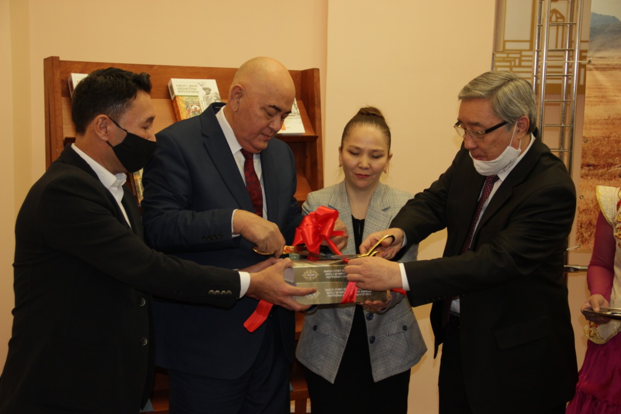 «دالا فولكلورى انتولوگياسىنىڭ» 10 تومدىعى تانىستىرىلدى