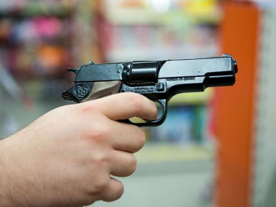 الماتىدا دۇكەنگە قاراقشىلىق شابۋىل جاسالدى