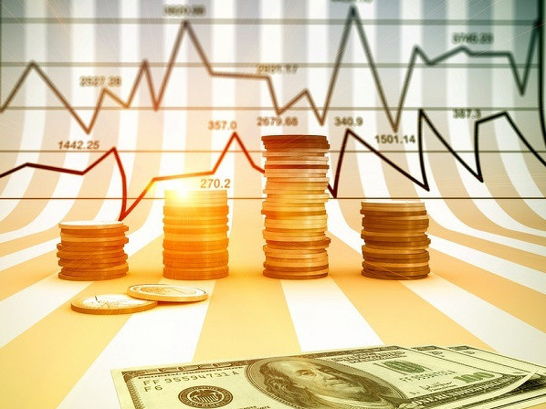 شەتەلدىك ساراپشىلار 2021 جىلعى ۆاليۋتا باعامىنا بولجام جاسادى