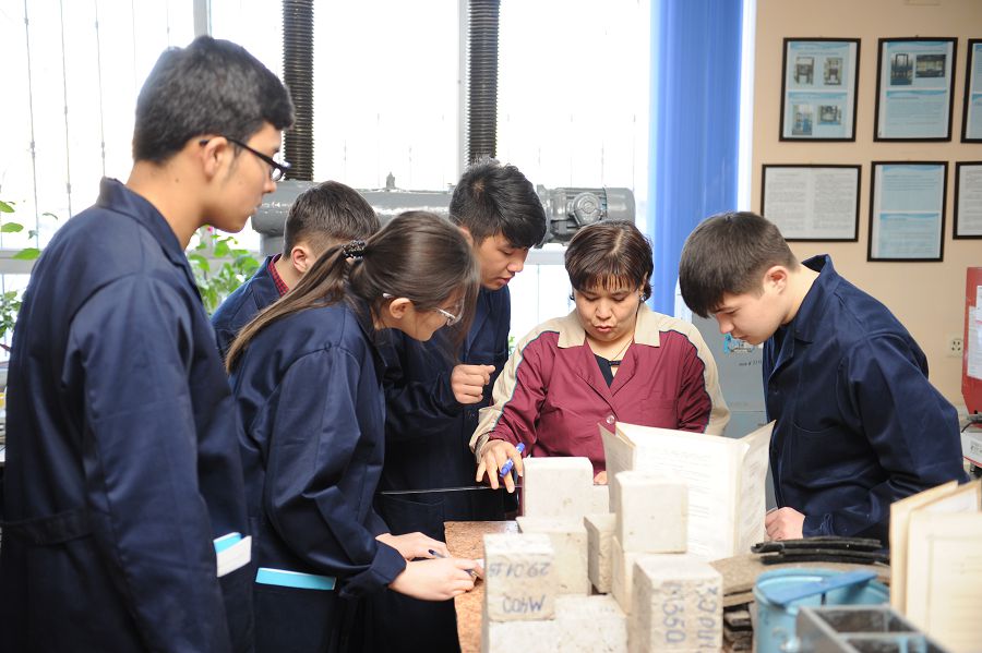 «سەرپىنگە» سەرپىن قوساتىن جاستار