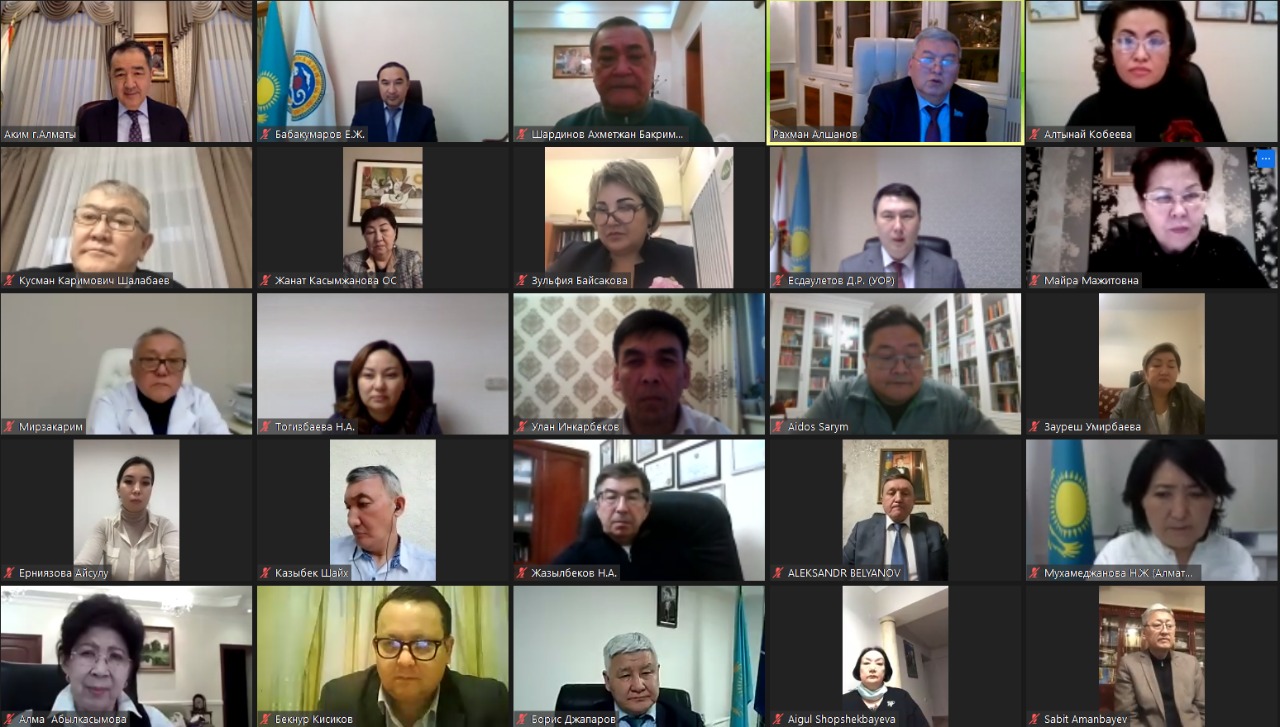 باقىتجان ساعىنتاەۆ قوعامدىق كەڭەس مۇشەلەرىمەن كەزدەسۋ وتكىزدى