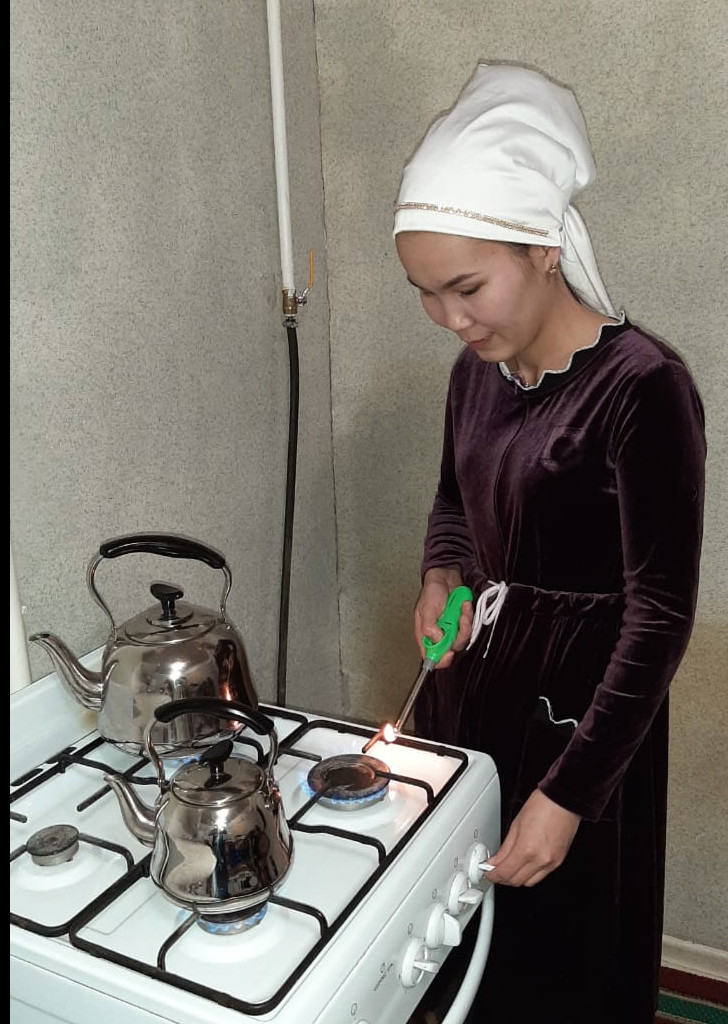 ع. مۇراتباەۆ اۋىلىنىڭ تۇرعىندارى كوگىلدىر وتىننىڭ يگىلىگىن كورۋدە