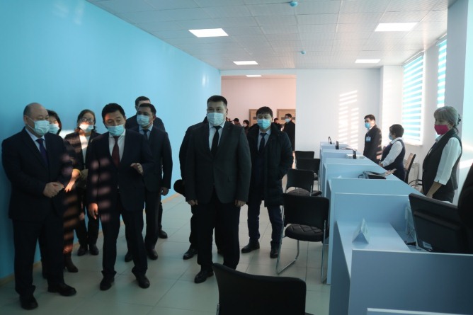 اتىراۋدا تاعى ءبىر «اشىق اكىمدىك» اشىلدى