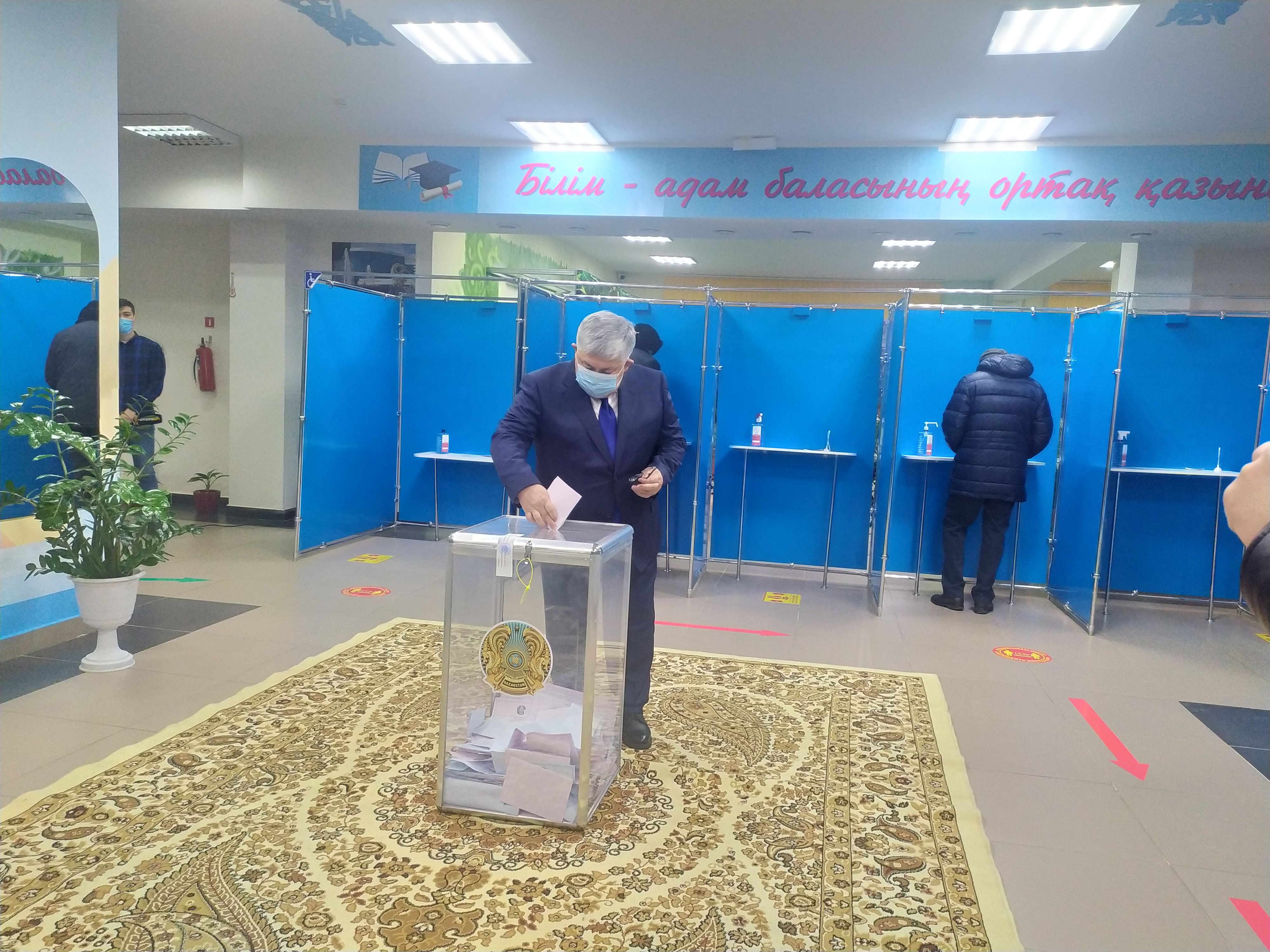 مەملەكەتتىك حاتشى داۋىس بەردى