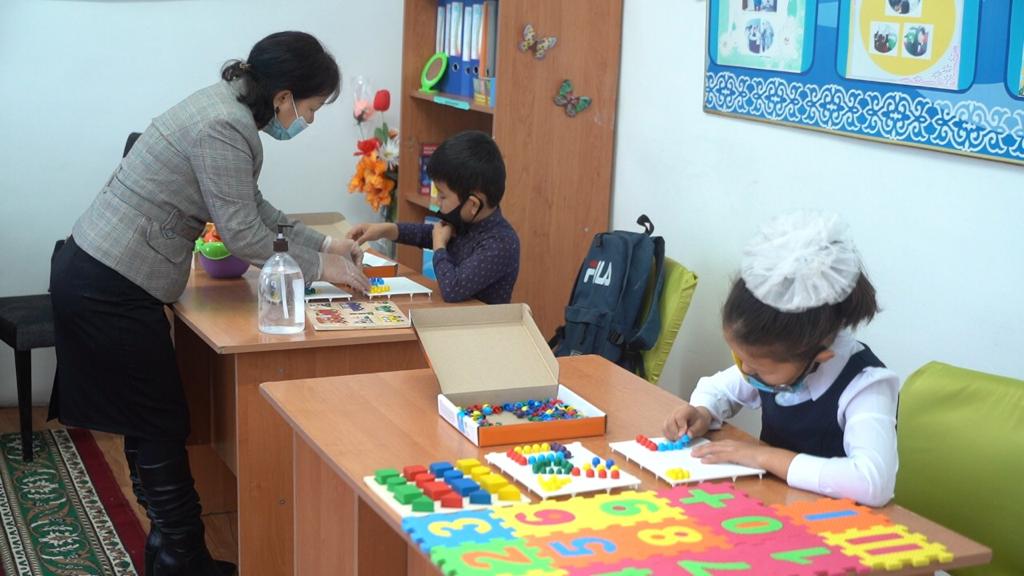 اتىراۋدا مۇمكىندىگى شەكتەۋلى وقۋشىلار ءۇشىن ارناۋلى سىنىپتار اشىلدى