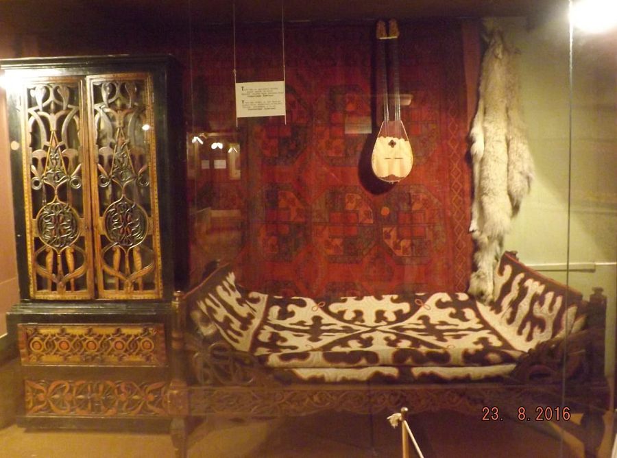 ارقالىق مۋزەيىندەگى كونە جيھازدار