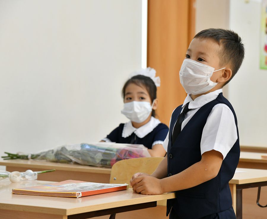 شتاتتىق رەجىمدە جۇمىس ىستەيدى