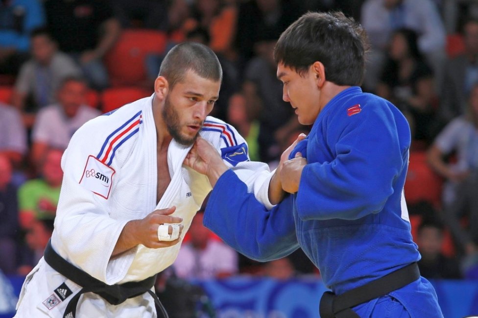 ماستەر تۋرنيرىندە يسلام بوزباەۆ ءساتسىز ونەر كورسەتتى