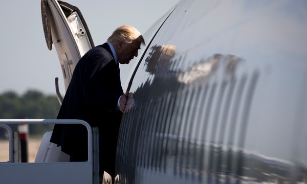 ترامپ ءوز ارەكەتىنە وكىنبەيدى: وكىلدەر پالاتاسى ەكىنشى رەت يمپيچمەنت جاريالاۋدا