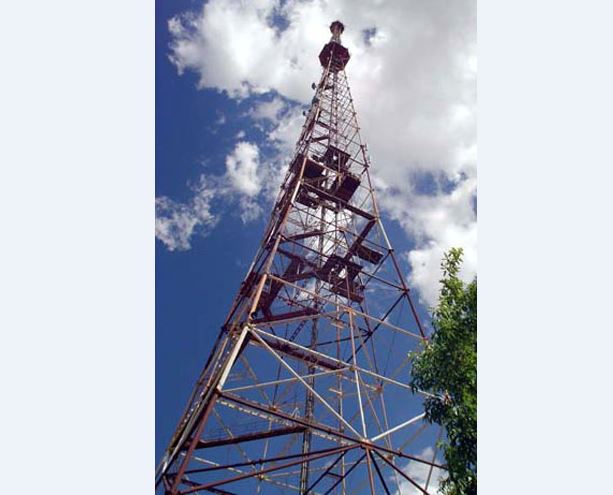 تەلەمۇنارادان تۇسە الماي قالعان جىگىت قۇتقارىلدى