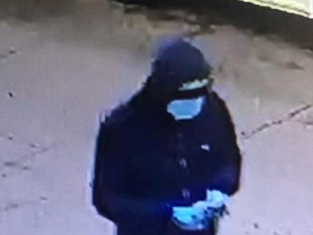 اتىراۋدا شاعىن نەسيە بەرەتىن كەڭسەنى توناپ كەتتى