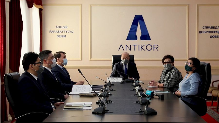 اكىمدىكتەردە بەتبۇرىس بار (ول – مينيسترلىكتەرگە ونەگە)