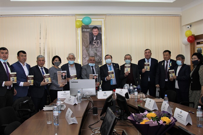 قالامگەرگە قۇرمەت