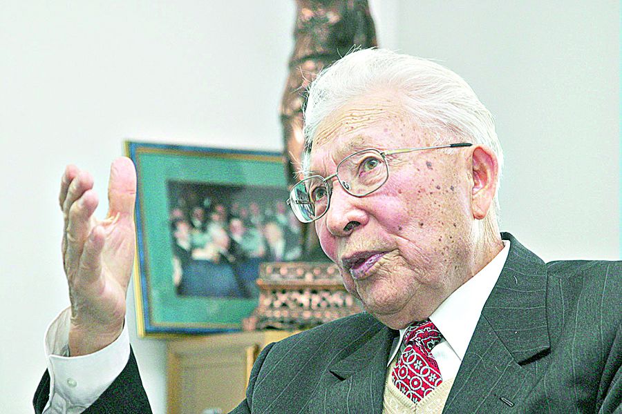 زاڭ عىلىمىنىڭ زاڭعار تۇلعاسى