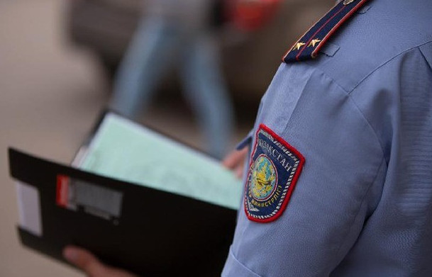 ايەلدىڭ بوسانۋىنا كومەكتەسكەن سقو پوليتسياسىنىڭ  قىزمەتكەرى ماراپاتتالدى