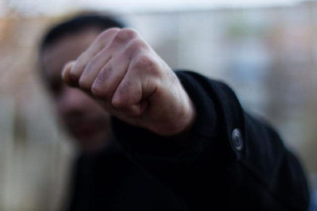 شقو -دا 7 مىڭ تەڭگە ءۇشىن زەينەتكەردى سوققىعا جىققان